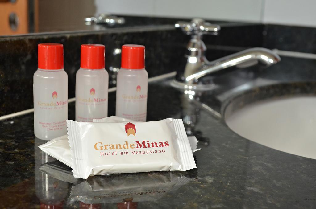 Hotel Grande Minas Vespasiano Exteriör bild